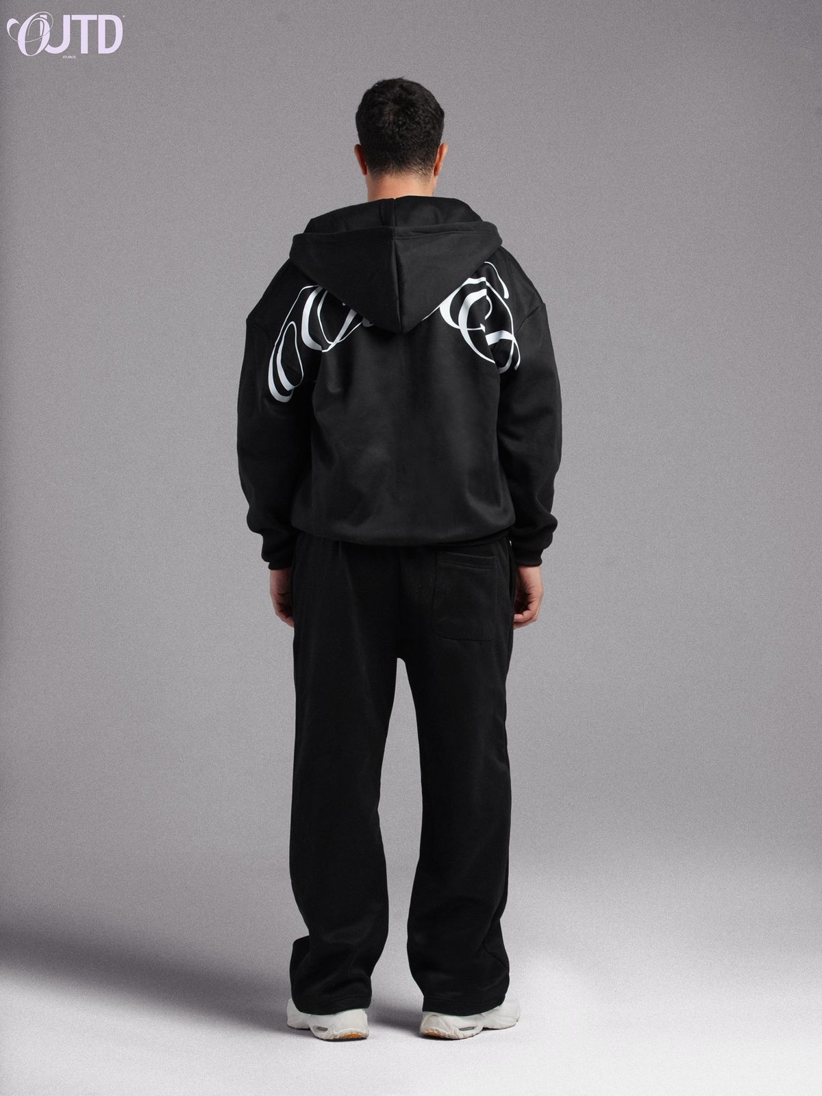 OUTD Essential Zip-Up Hoodie