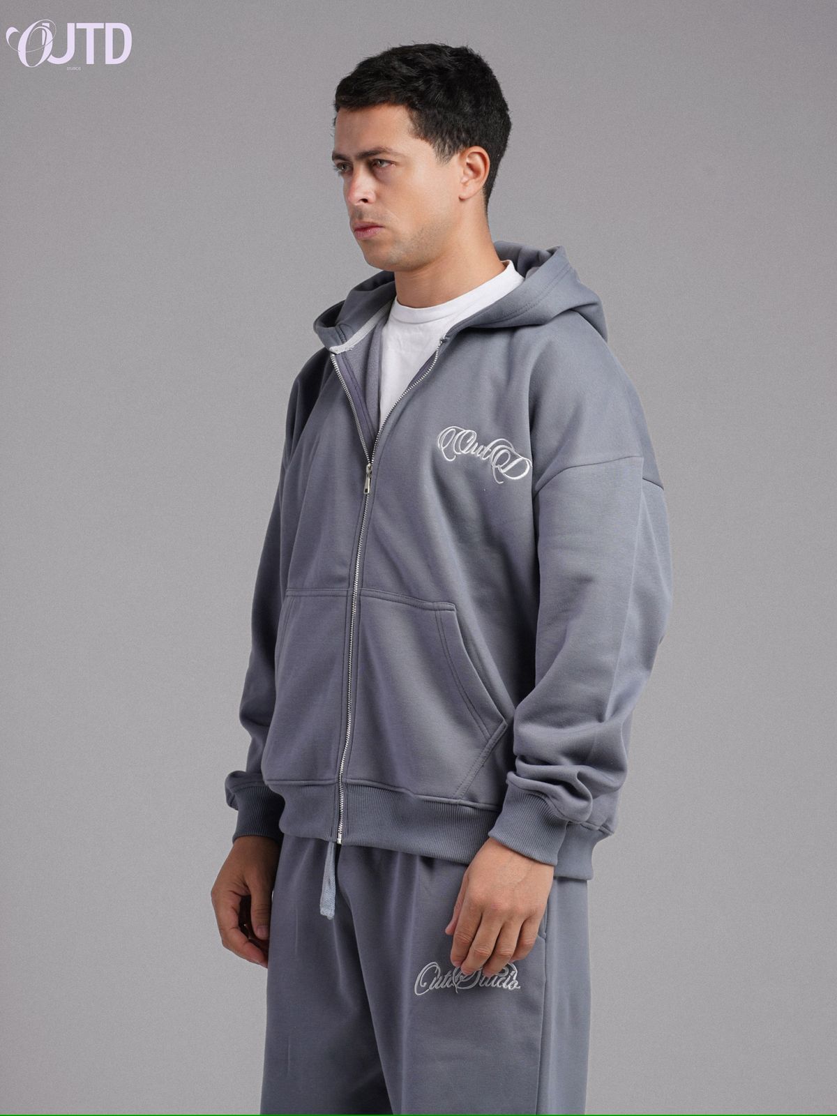 OUTD Essential Zip-Up Hoodie