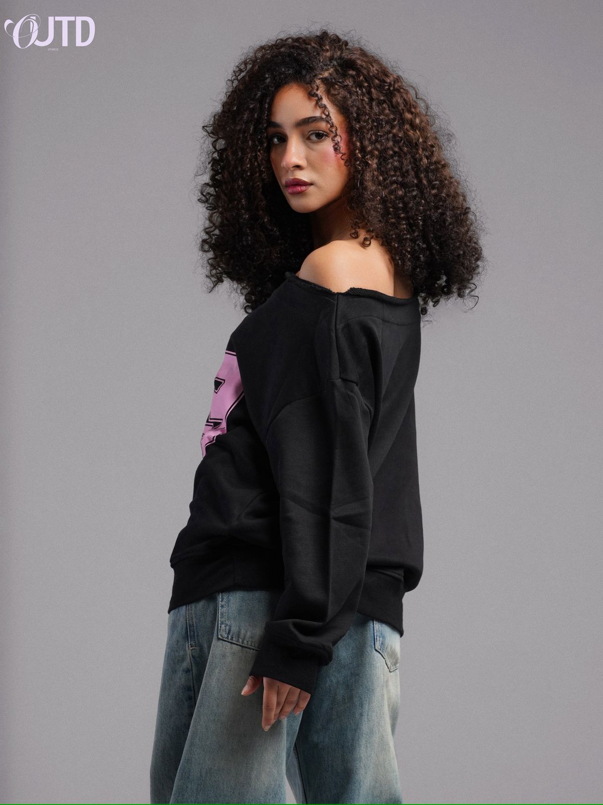OUTD 99 Off-Shoulder Sweatshirt